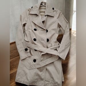 Classic Tan Double-Breasted Women's Trench Coat